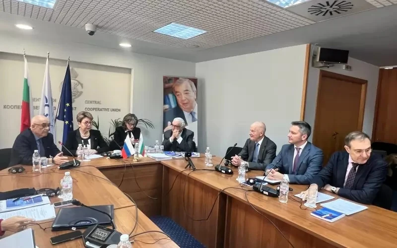 Митрофанова събра на една маса Гуцанов, Сакскобургготски и Вигенин