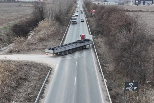 Околовръстното на Пловдив скоро няма да бъде разширено. За сметка на това в София действат с размах