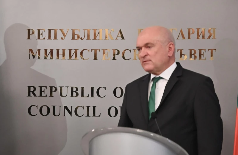 Димитър Главчев не е получавал заплата като външен министър