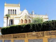 Дворец в Андалусия на цената на мезонет в България