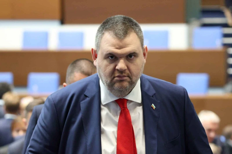 Пеевски: Кабинетът да не отлага, а да действа за нормализиране на цените на храните