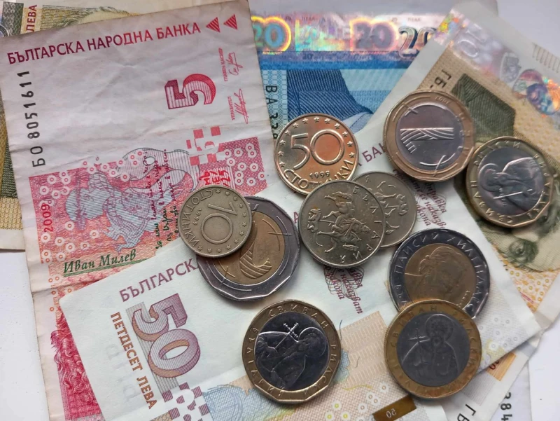 Банкнотите, които циркулират у нас, са на стойност 29,88 милиарда лева