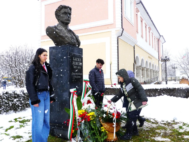 Нова Загора отбеляза 152 години памет и вечност за Апостола на свободата