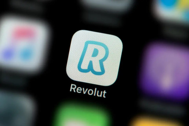 Revolut със съобщение до своите потребители относно промяна на допълнителна такса