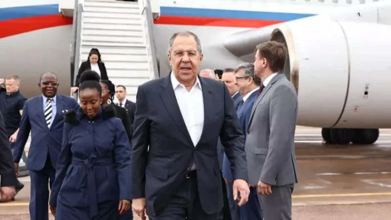 Лавров пристигна в Йоханесбург за среща на министрите на Г-20