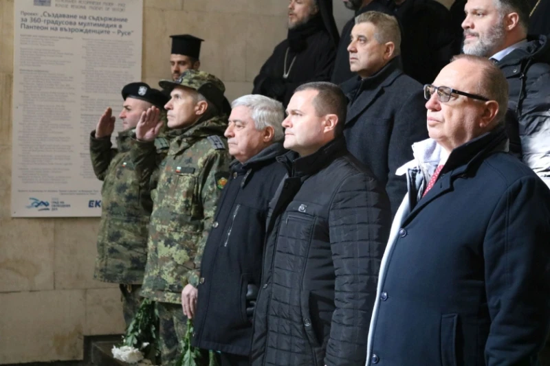 Кметът на Русе: Носим отговорност пред всички, жертвали се за свободата на града ни