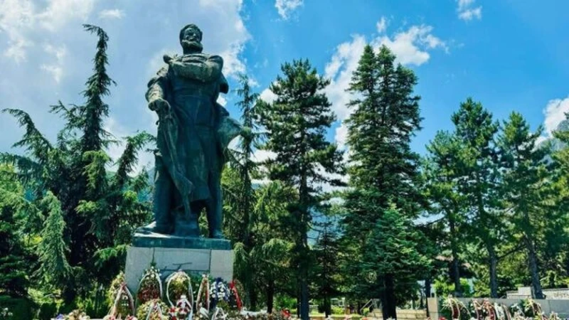 Статуята на Христо Ботев във Враца ще бъде демонтирана