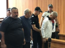 Много шум за нищо! Условни присъди за тримата с америция