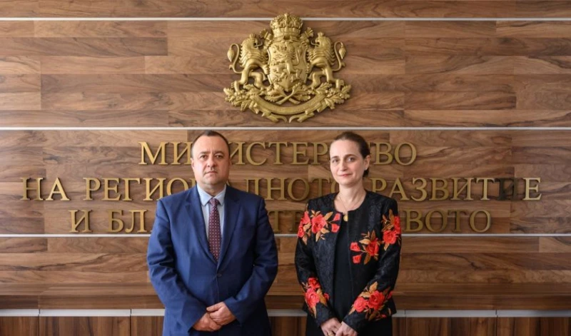 Министър Иванов: Работим в авариен режим по някои програми