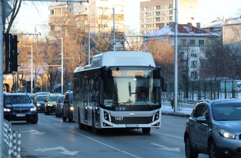 Допълнителен градски транспорт в София в събота