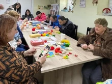 С много любов: Обитателите на Центъра за социална рехабилитация и интеграция в Разлог започнаха изработването на мартеници