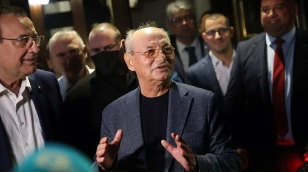 ДПС около Ахмед Доган: Осъждаме вандалските действия на "Възраждане"