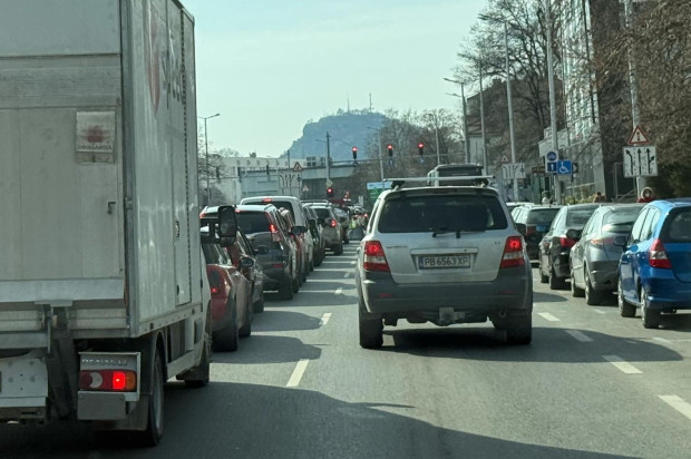 Транспортен хаос в Пловдив на Задушница