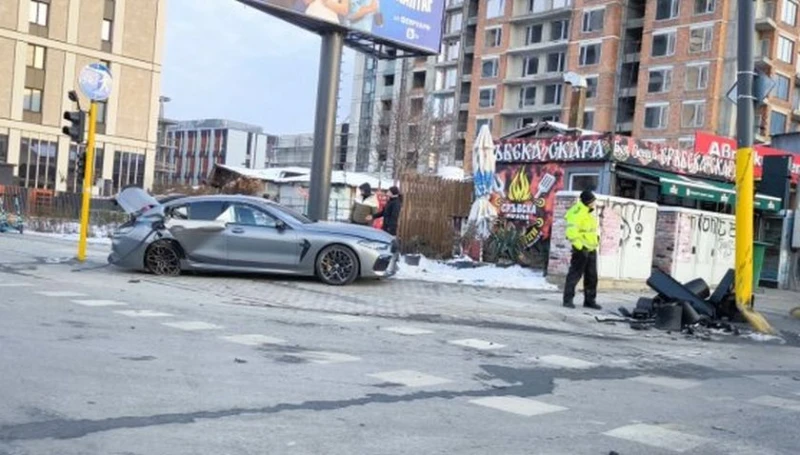 Вижте видео на скъпите потрошени коли от катастрофата на бул. "Черни връх" в столицата