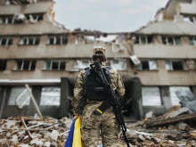 Зеленски: Украинците ежедневно се противопоставят на въздушния терор