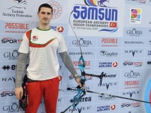 Изключителен! Българин е еврошампион на стрелба с лък след победа над легенда