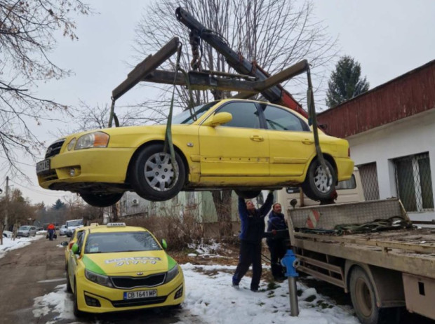 В София: Вдигат автомобили в два района