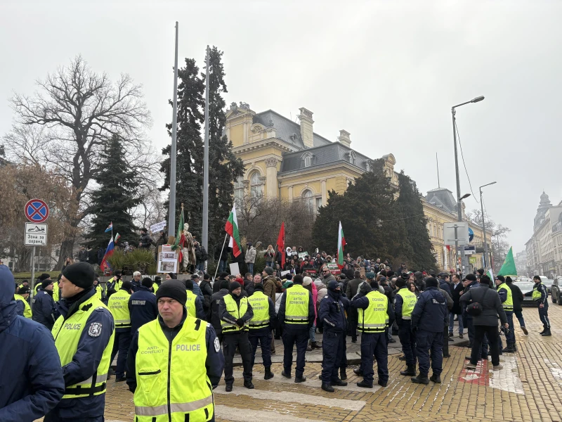 "Възраждане" с нов протест, този път под прозорците на Народното събрание