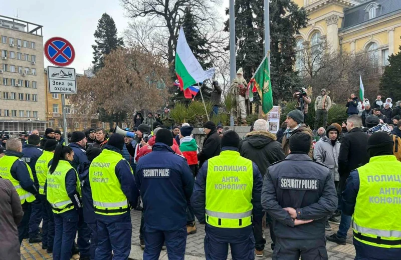 "Възраждане" с нов протест, този път под прозорците на Народното събрание