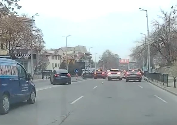 Един нормален ден в Пловдив? А полицията е сляпа, глуха и няма