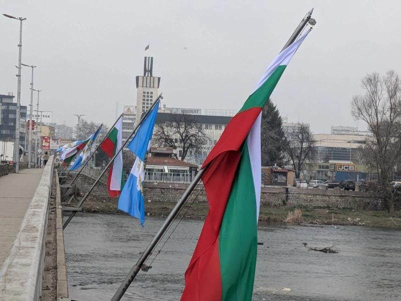 400 нови трибагреника в Пловдив за празника