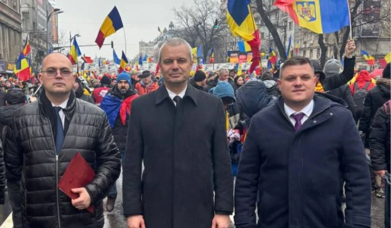 Костадинов от протеста в подкрепа на Джорджеску: Проблемите ни са общи, враговете ни са общи, ето защо и действията ни трябва да бъдат общи!