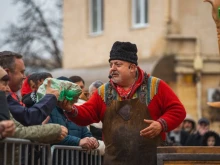 Фестивалът "Кукерландия" донесе магията в Ямбол