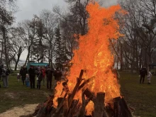 Запалиха голям огън в Аспаруховия парк във Варна