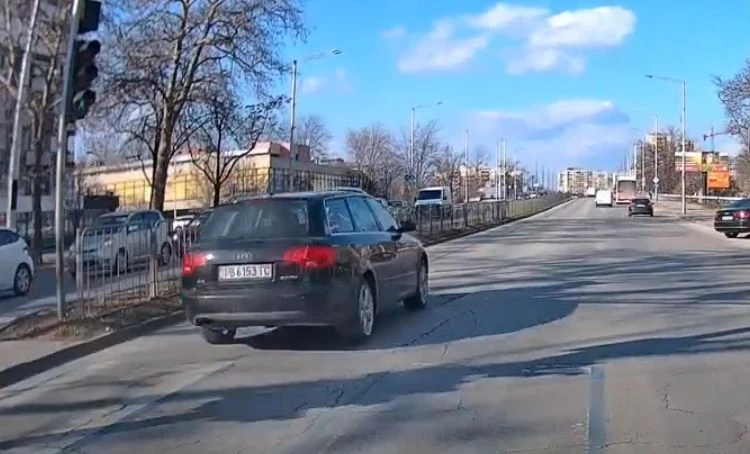 Този е наглецът на деня, освен ако не е далтонист