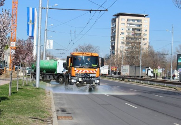 Ударно мият улиците в Пловдив