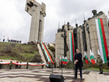 Ето как в Стара Загора отбелязаха 147 години свободна България в снимки