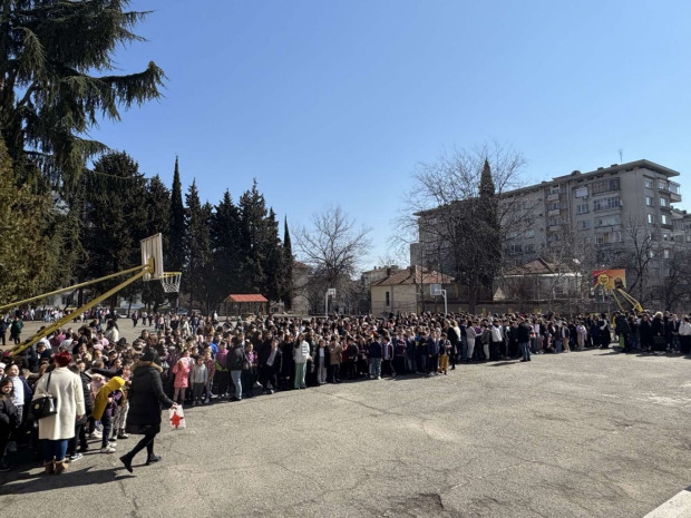 С богата програма Шесто ОУ "Свети Никола"-Стара Загора отбеляза 184 години от създаването си