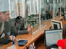 През 2000 г. разликата между заплатите в частния и обществения сектор е била 70 лева