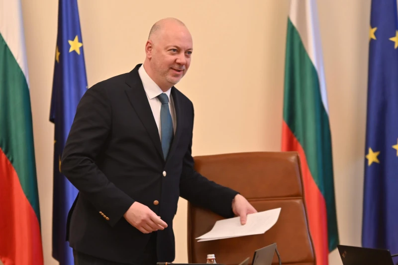 Желязков каза защо сесията на ЮНЕСКО няма да е в София, а в Париж