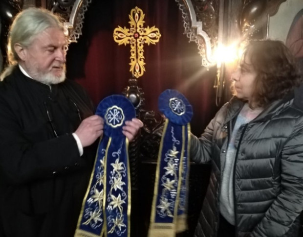 Деца от Банкя даряват за храм "Свети Кирик и Юлита"