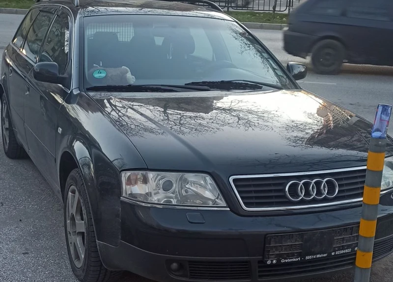 Полицаи свалиха номерата на паркирана кола, без вътре да има шофьор
