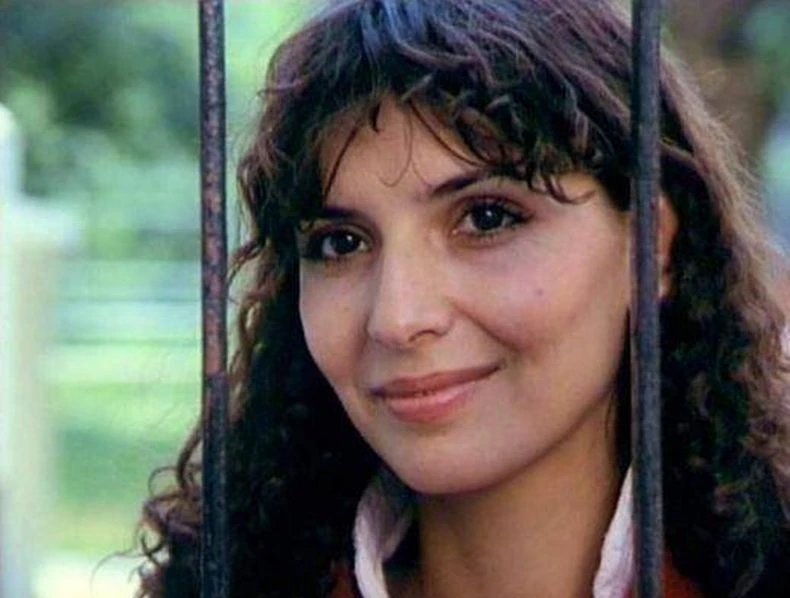 Любима актриса на милиони българи днес става на 71. Родена е в Пловдив, била е и чистачка
