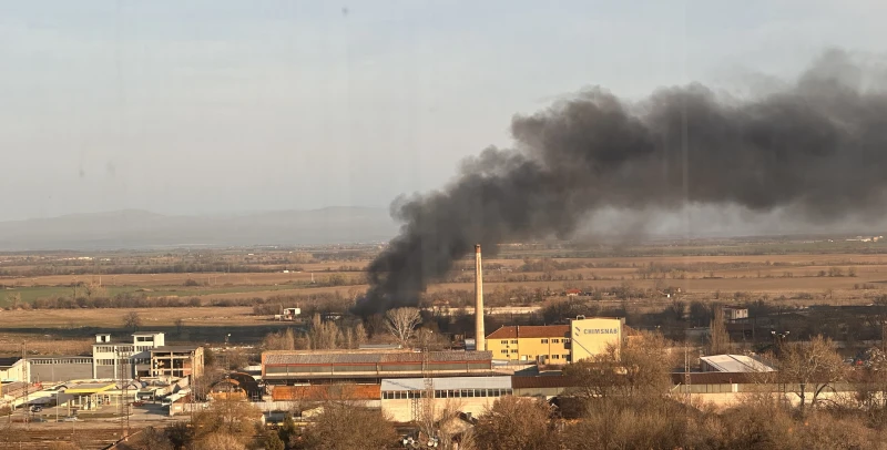 Запалени гуми вдигнаха на крак пожарната в Пловдив