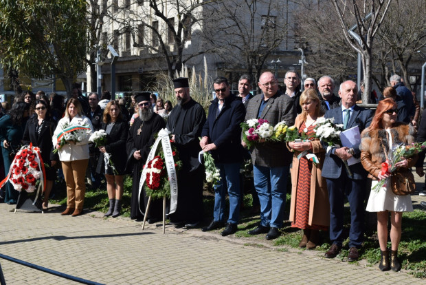 В Бургас почетоха паметта на жертвите на Холокоста и спасителите на българските евреи