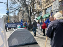 Медицински лаборант от протеста пред МЗ: Българските медици са в положение на геноцид