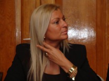 Народният представител Величка Шопова открива благотворителен базар
