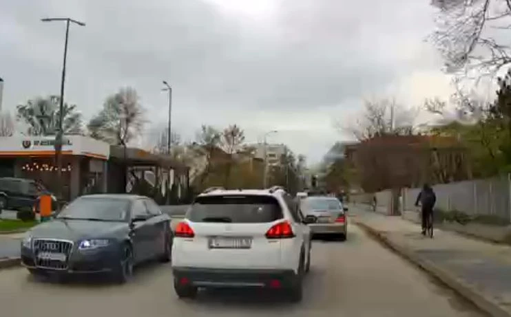 Нахален хасковски наглец вдигна кръвното на пловдивчанин преди работа