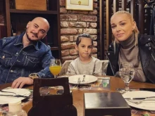 Съпругата на вокалиста на "ДНК": Мъжът ми лежи мъртъв в болницата, а те го издирват за разпит