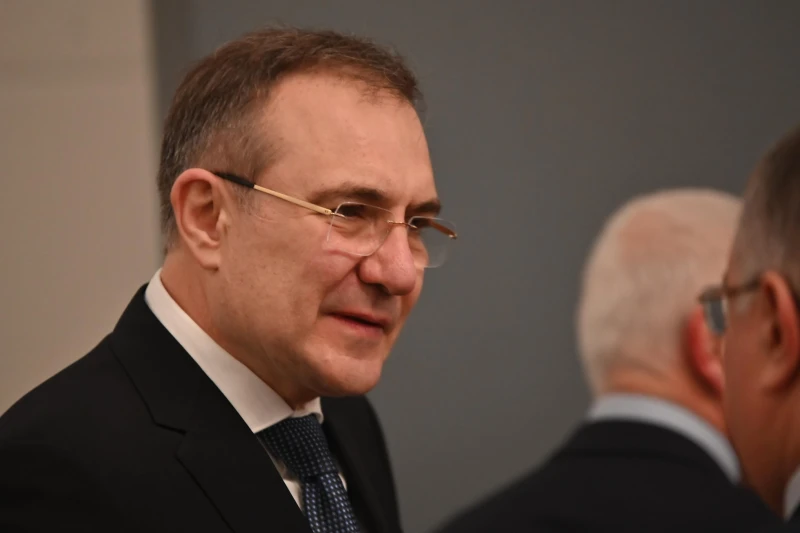 Социалният министър: Ще направим всичко възможно обезщетенията за втората година от майчинството и за безработица да бъдат увеличени догодина