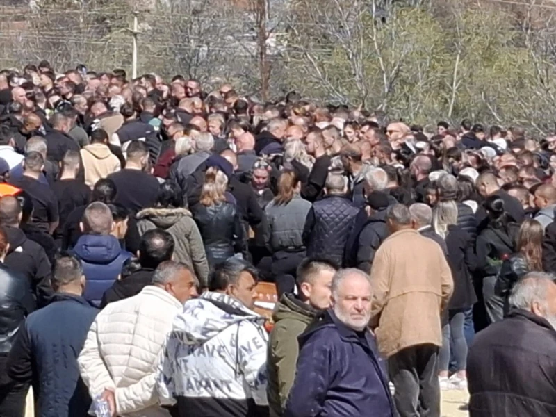 Хиляди жители на Скопие, Щип и Облешево изпратиха жертвите на пожара в Кочани