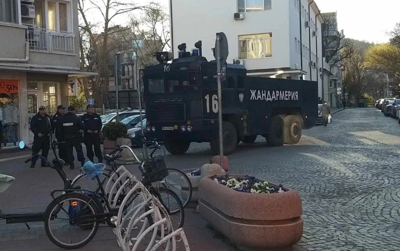 МВР докара водно оръдие на Главната в Пловдив