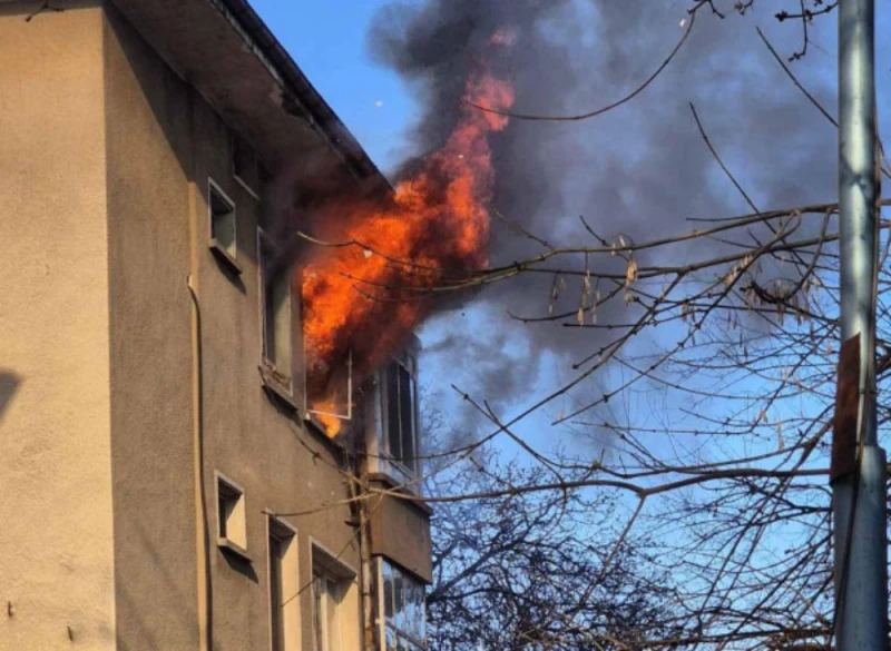 Голям пожар в жилищна кооперация в "Южен"