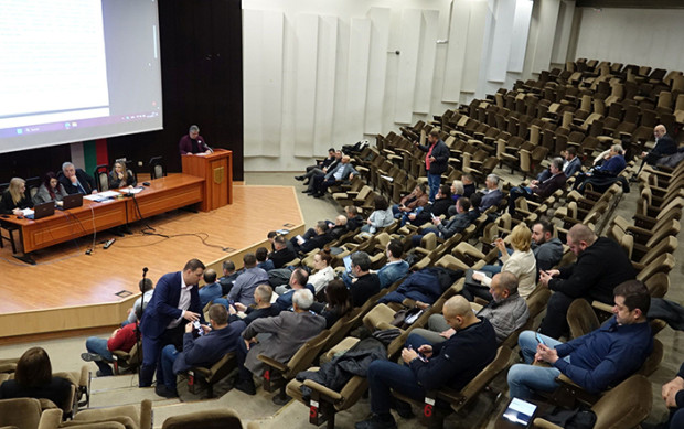 Местният парламент във Варна се събра извънредно за да гласува