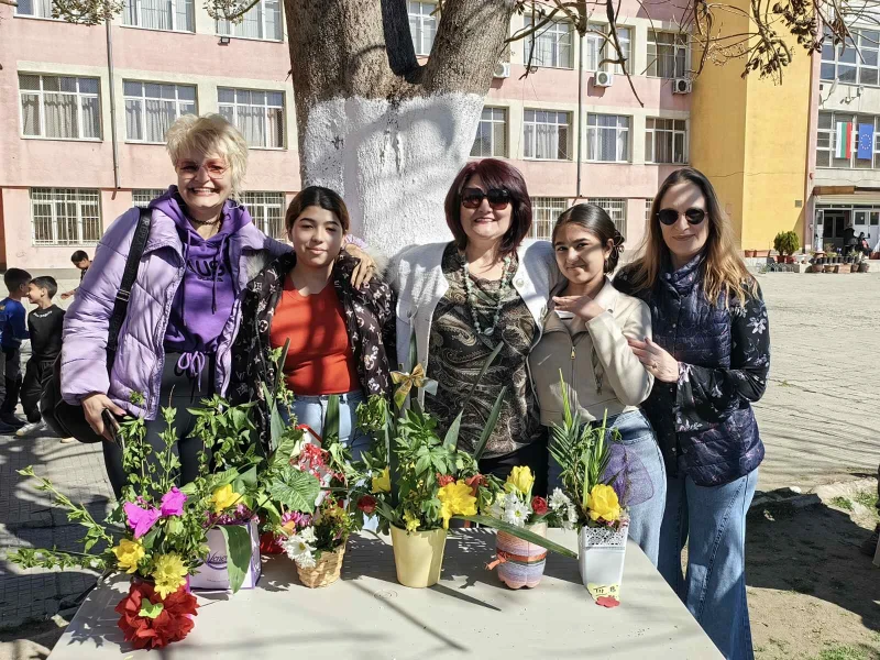 В ОбУ "Пенчо Славейков" се проведе работилница по флористика