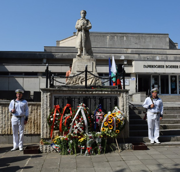 С ритуал за почит към подвига и саможертвата на предците
